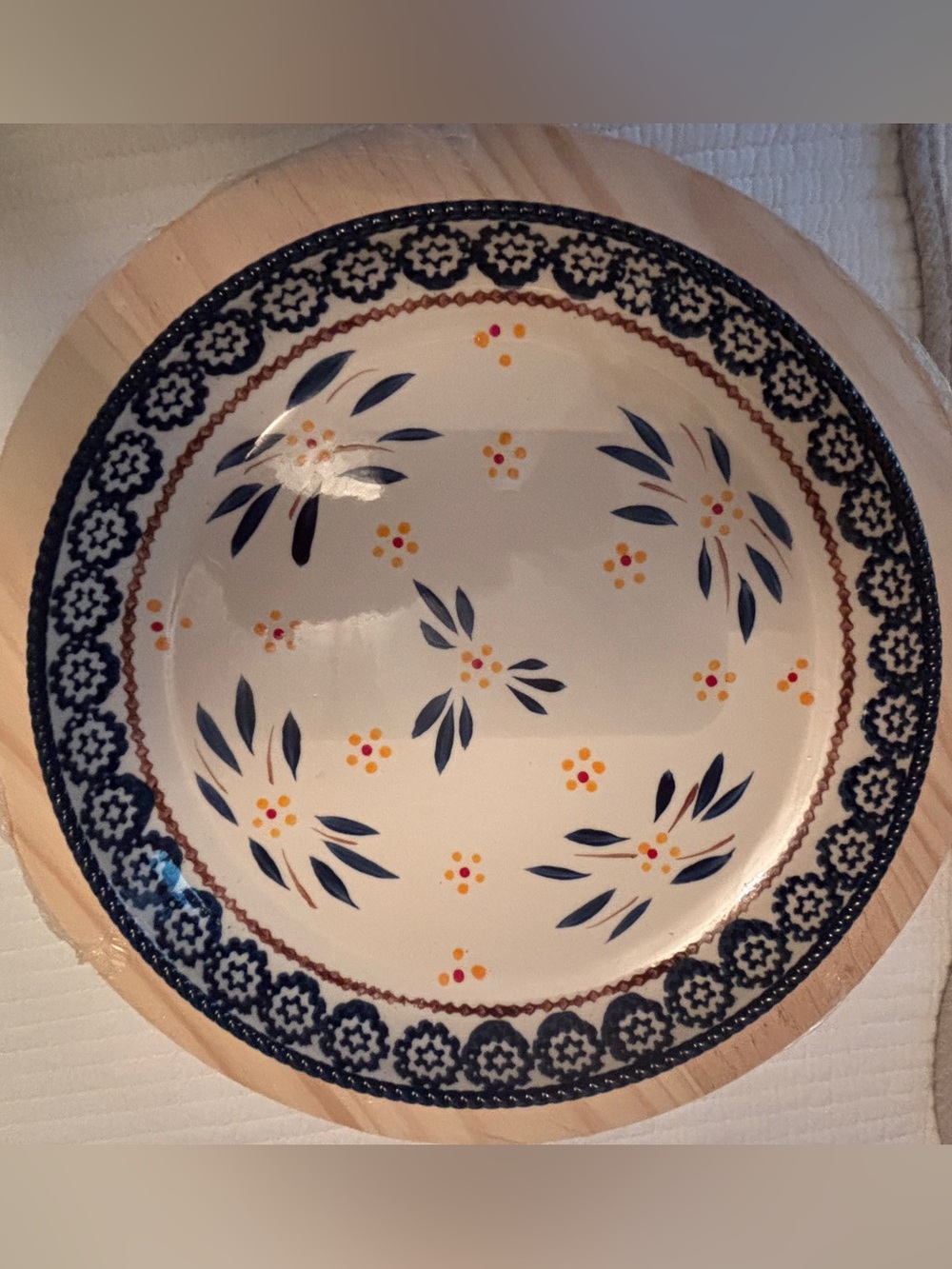 Temp-tations by Tara Round Platter “Old World” pattern